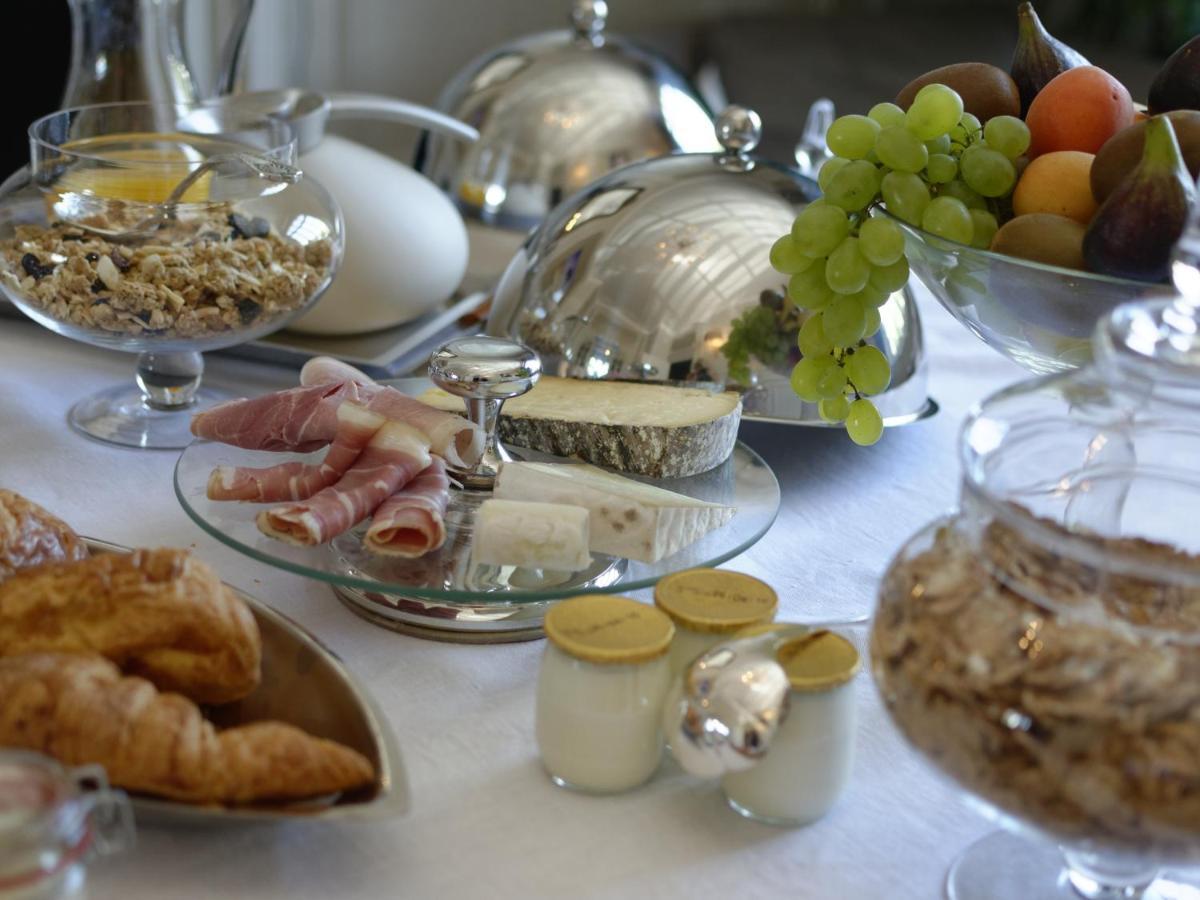 Le 27- Boutique B&B Динан Экстерьер фото